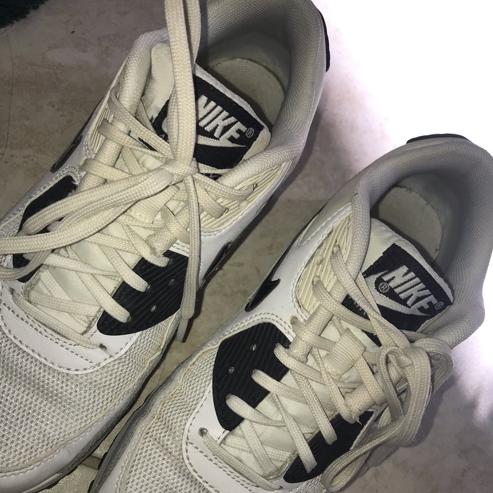 NIKE AIR MAX